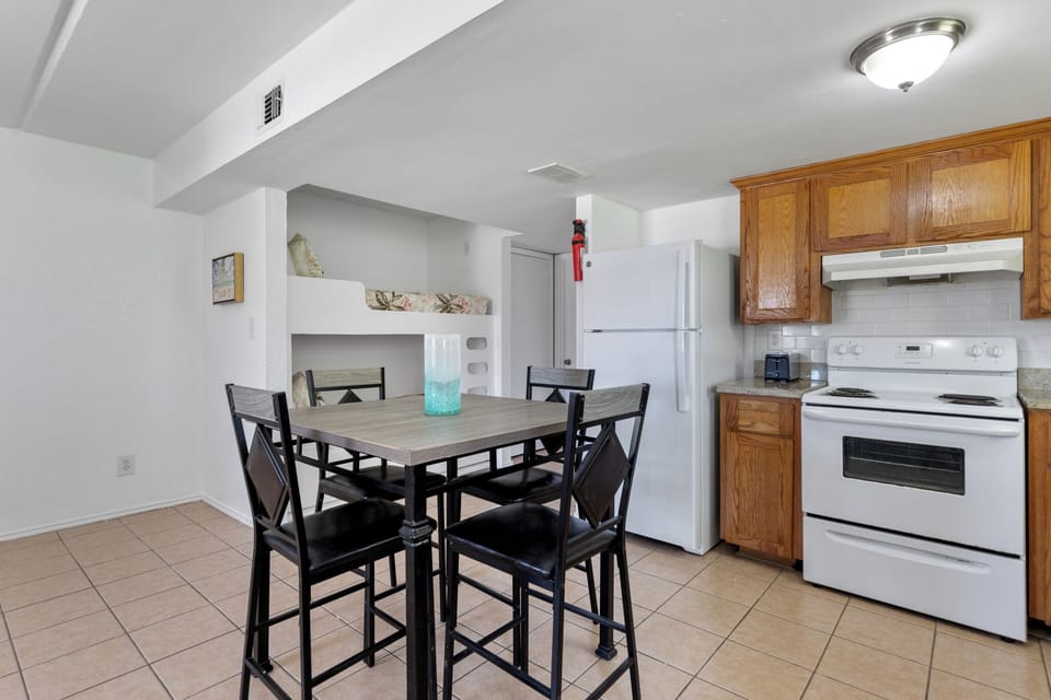 Dining area with easy access to the kitchen 