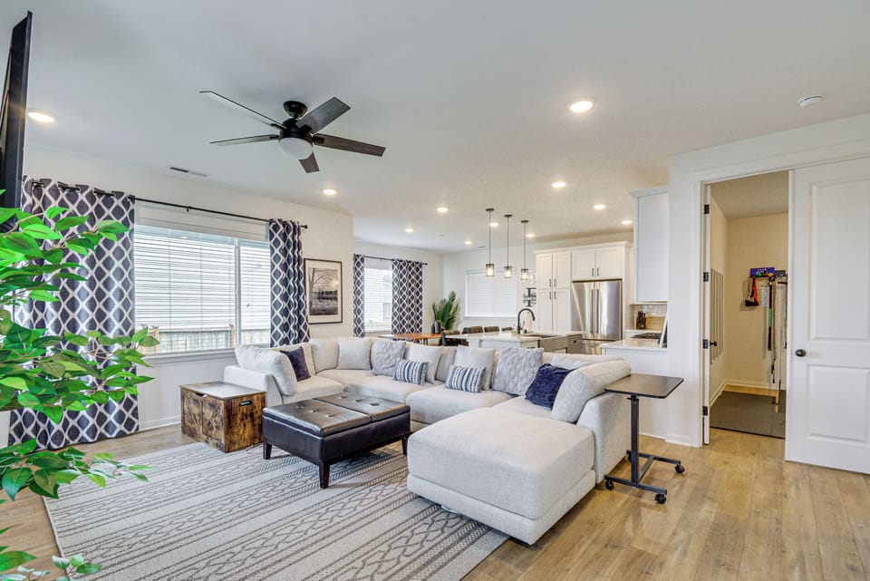 House (4 Bedrooms) | Front of property