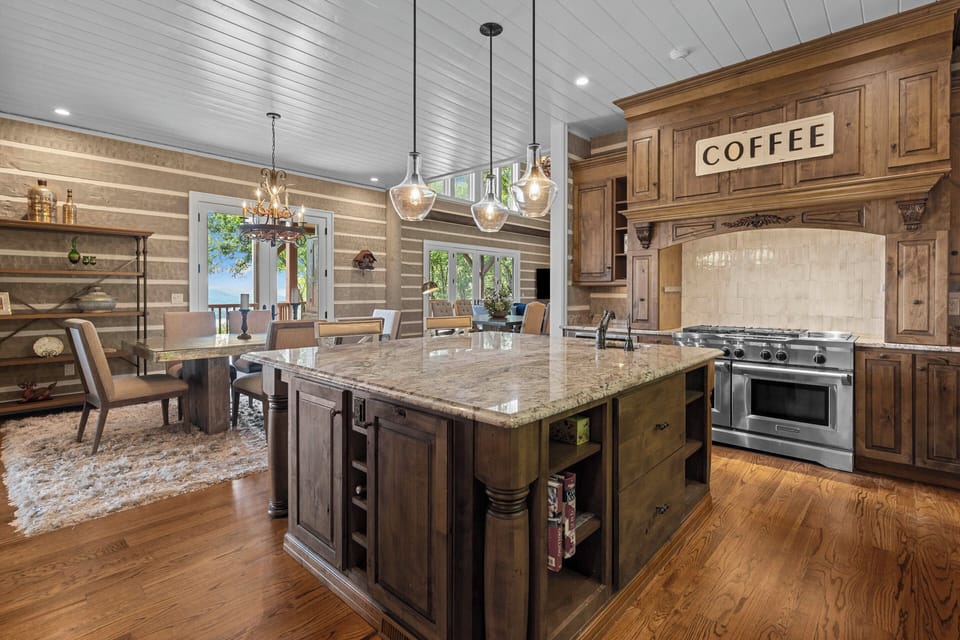 House (4 Bedrooms) | Interior