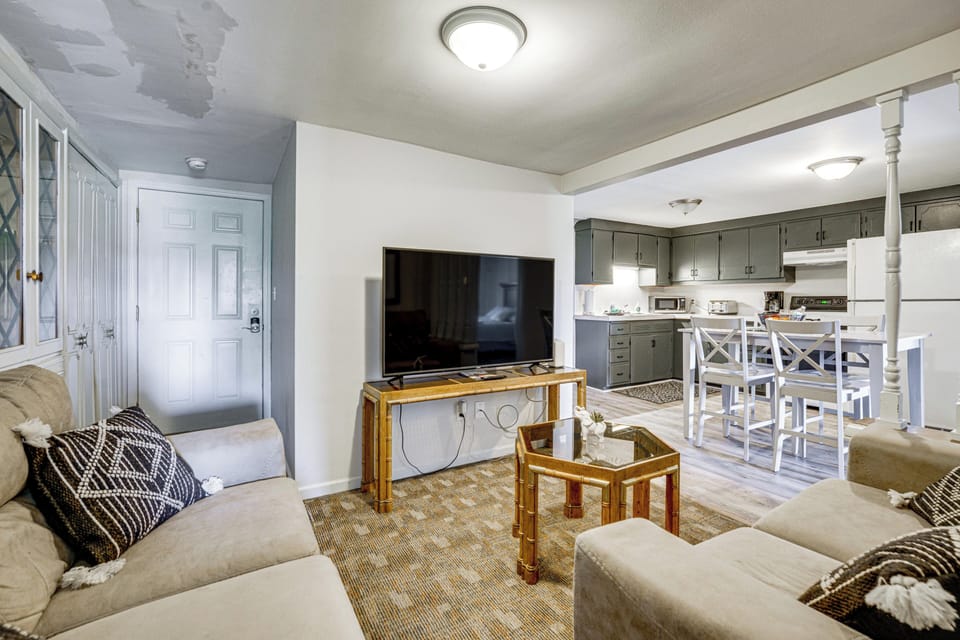 Apartment (2 Bedrooms) | Front of property