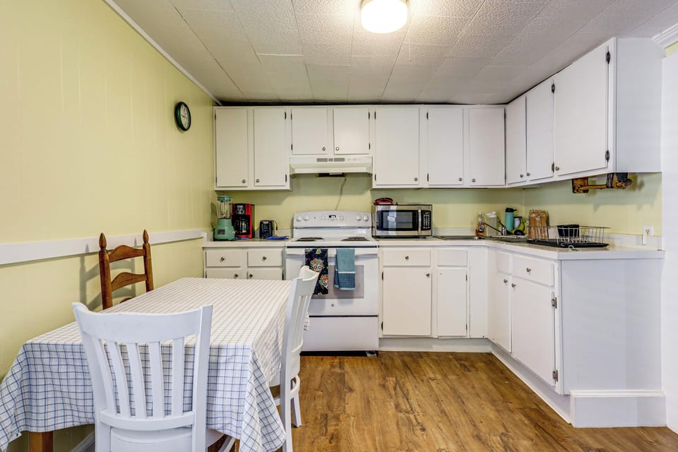 House (2 Bedrooms) | Interior