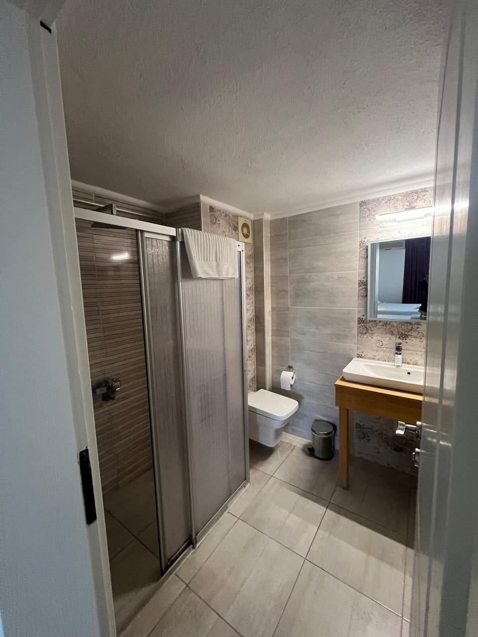 Classic Triple Room, Balcony | Bathroom | Hair dryer, towels, soap, shampoo