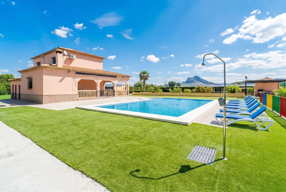 Rural house with pool in Antequera
