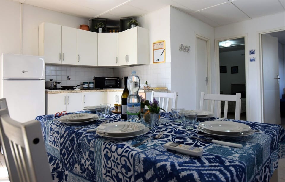 Autumn, Dining Room, Kitchen, Living Room, Spring, Summer