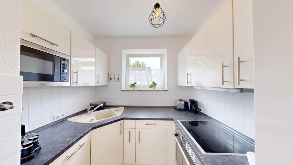 House, 3 Bedrooms, Balcony, Courtyard View | Private kitchen