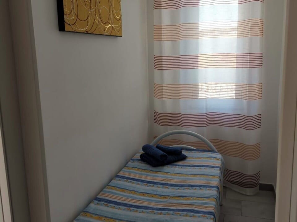 Autumn, Bedroom, Spring, Summer