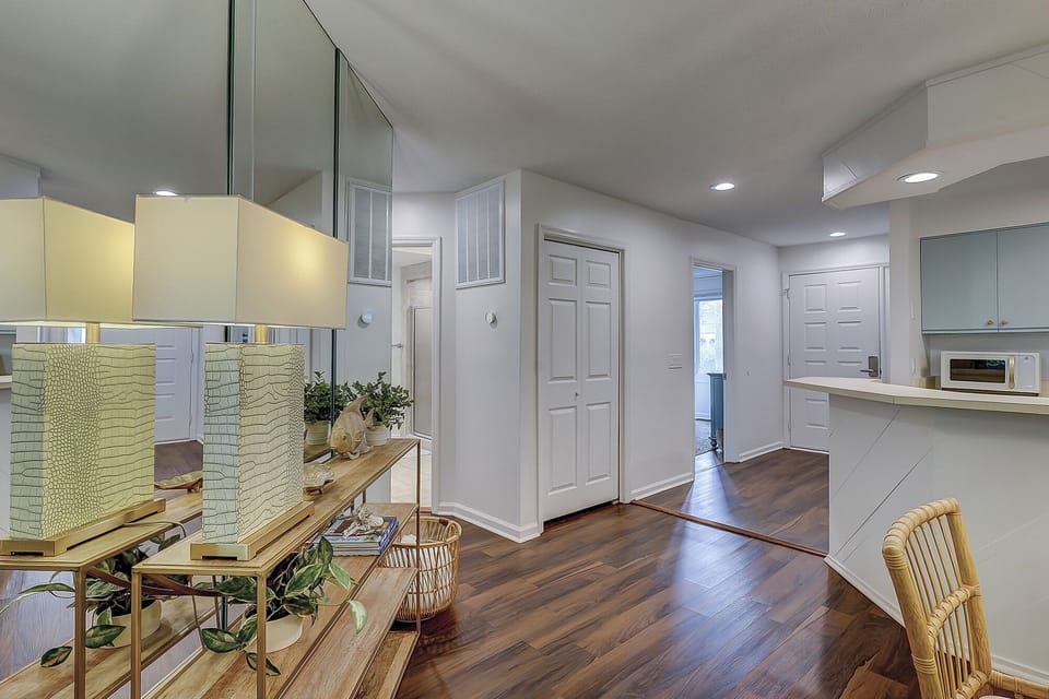 Entry/Kitchen