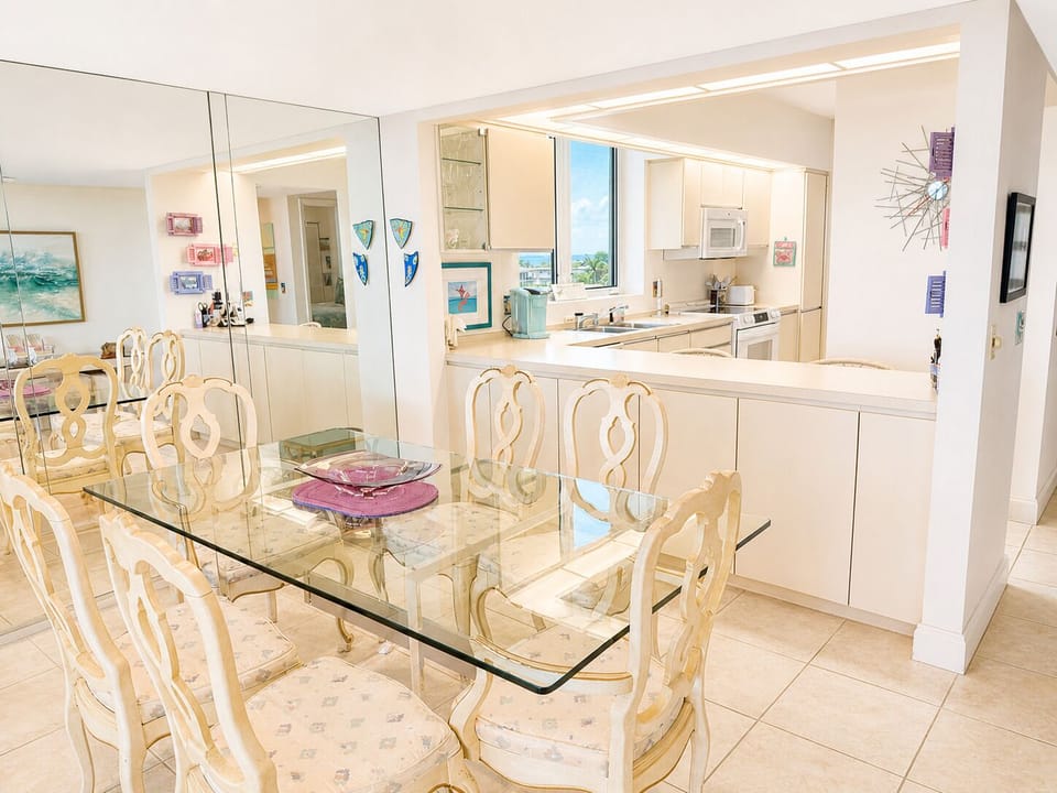 Beachplace 5-401 by FVC - Dining Room and Kithchen