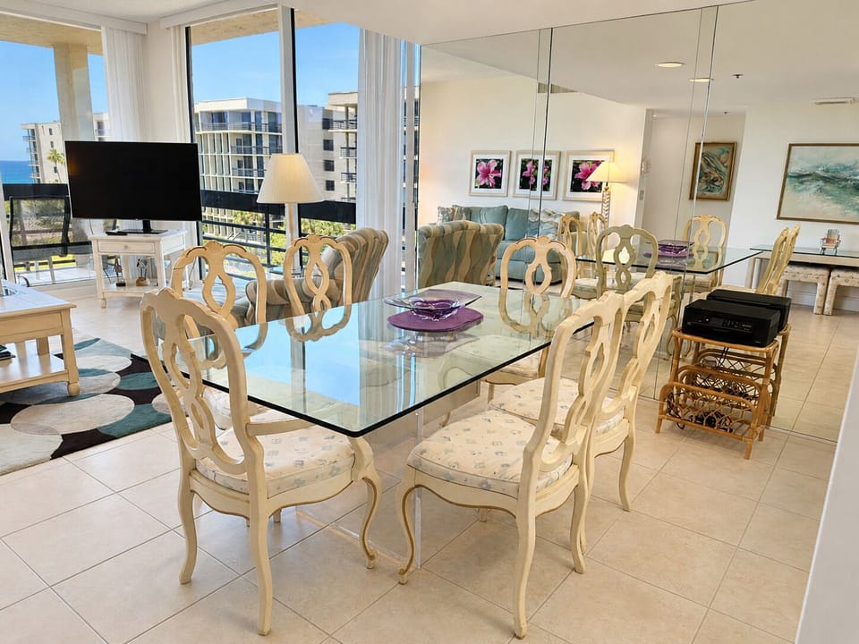 Beachplace 5-401 by FVC - Dining Room