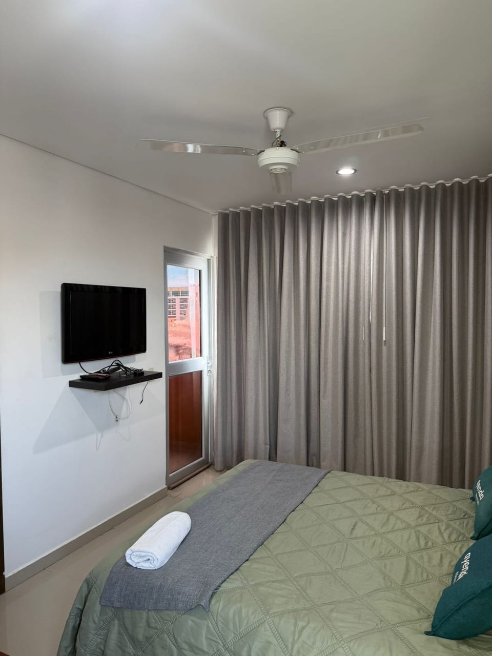 Deluxe Double Room | Desk, iron/ironing board (on request), WiFi (free)