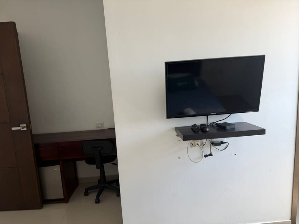 Standard Triple Room | Desk, iron/ironing board (on request), WiFi (free)