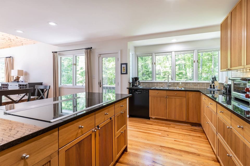 Create gourmet family dinners in the fully-stocked kitchen.