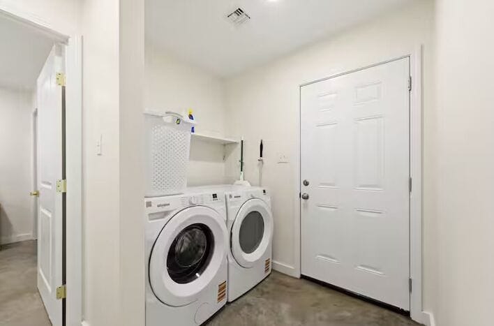 Luxury House, 2 Bedrooms, Non Smoking, Pets Not Allowed | Room amenity