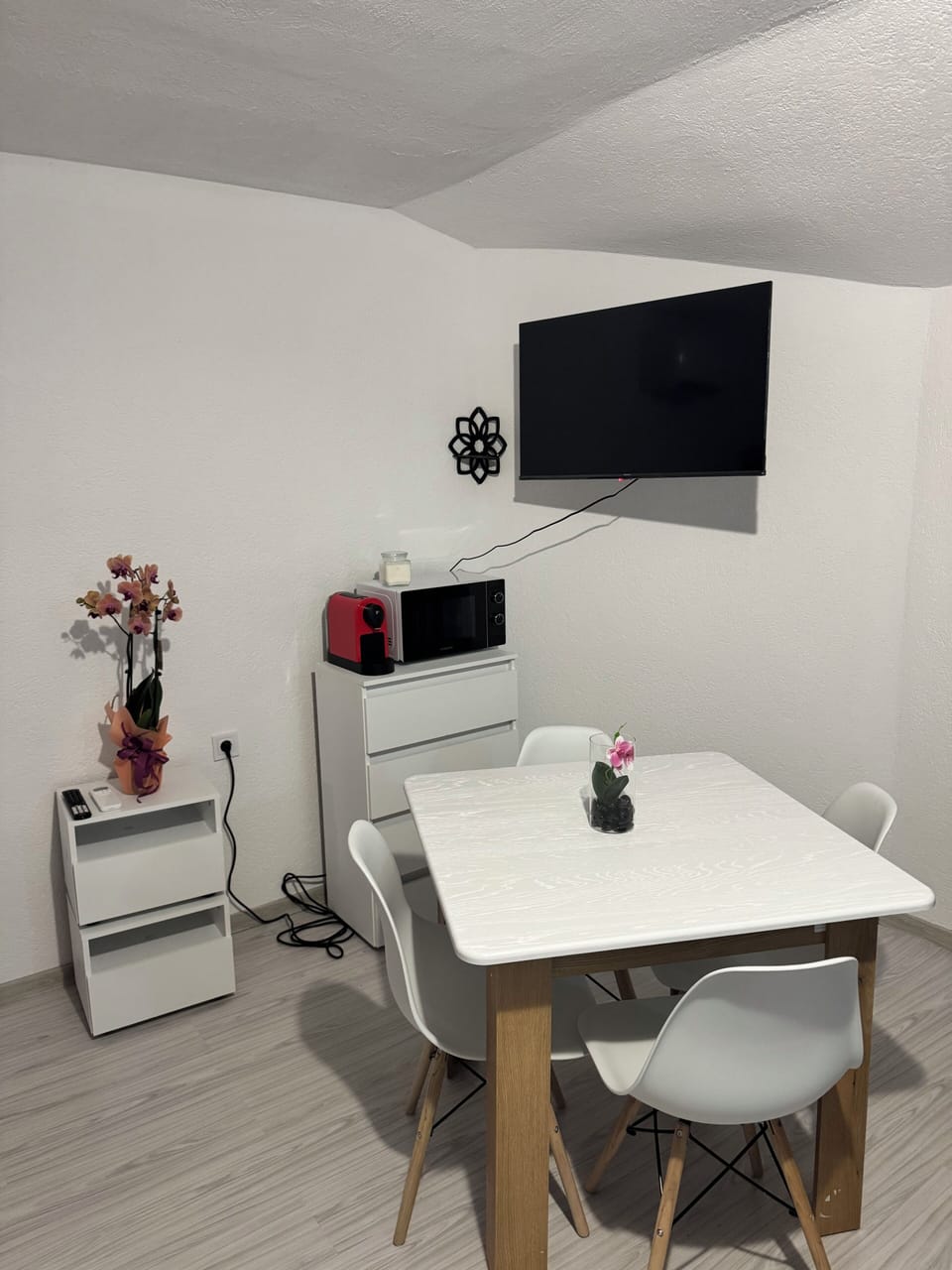 Triple Room, Patio | Dining