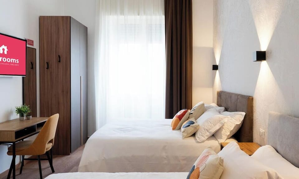 Triple Room | Iron/ironing board, free WiFi
