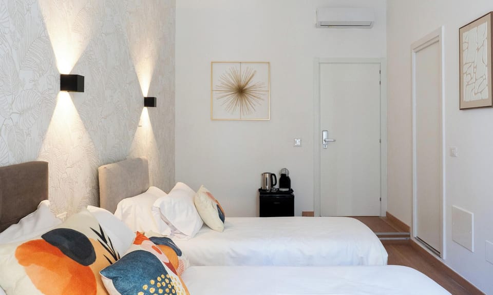 Triple Room | Iron/ironing board, free WiFi
