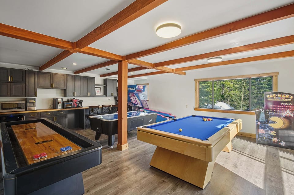 Game room: Pool table, shuffleboard, air hockey, pinball, darts, skeeball, 2 Smart TVs, Level 4