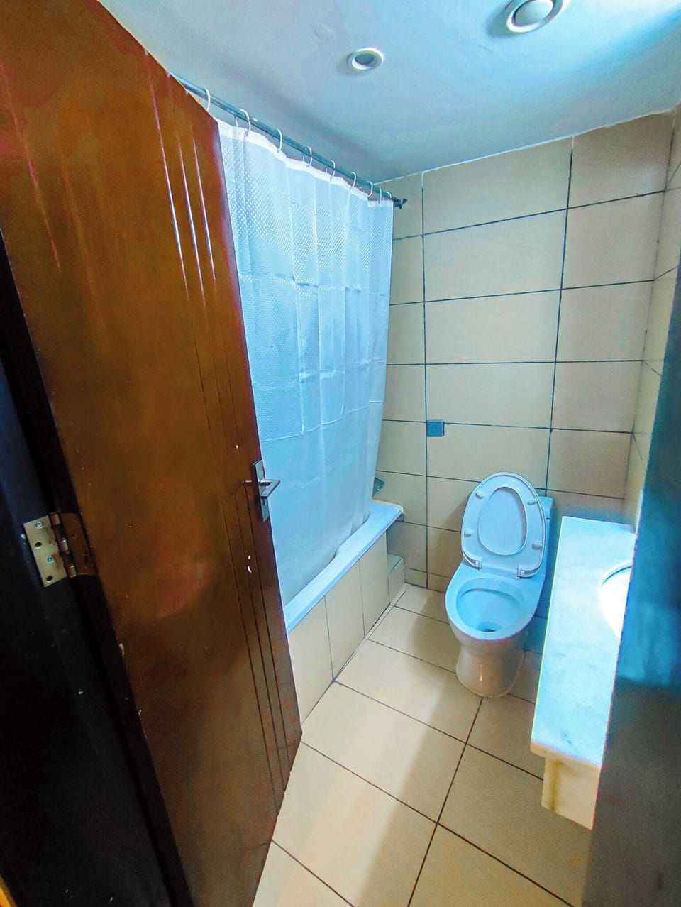 Deluxe Room, Balcony, City View | Bathroom | Free toiletries, hair dryer, towels, soap