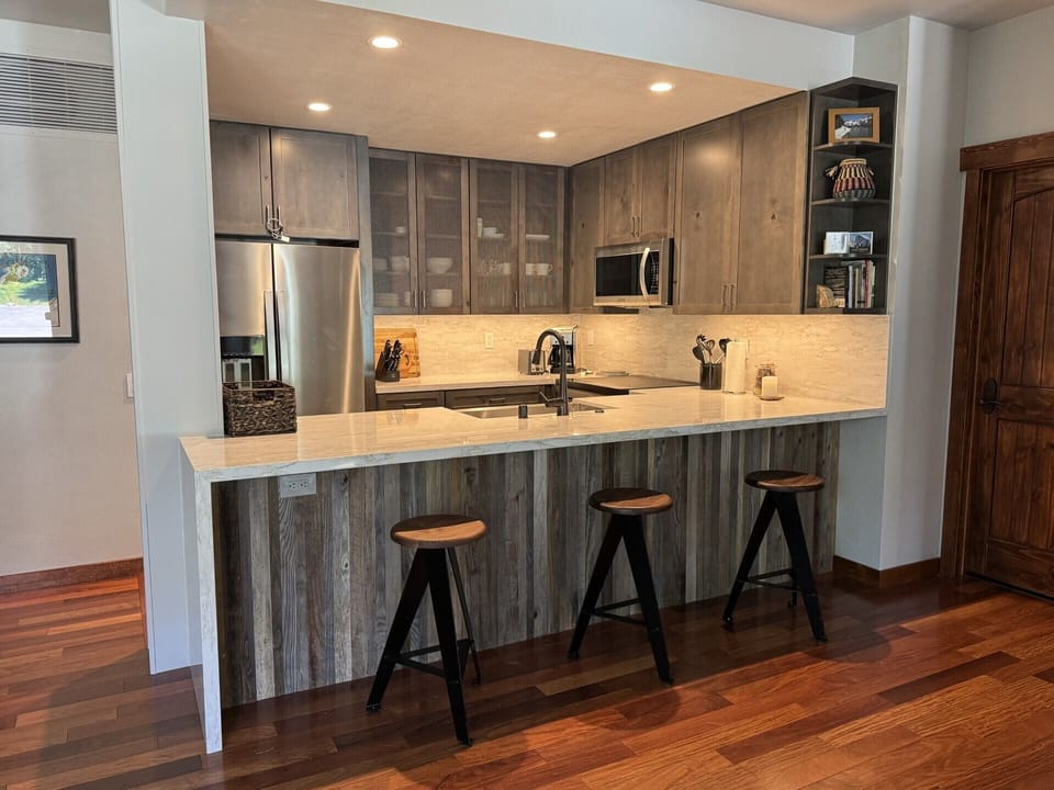 Snowreek 883 Kitchen