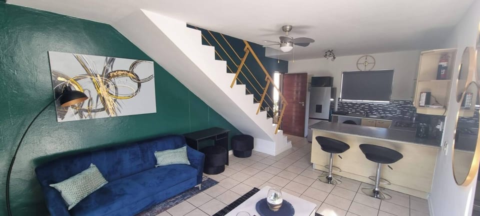 Apartment, 1 Bedroom, Accessible | Living area