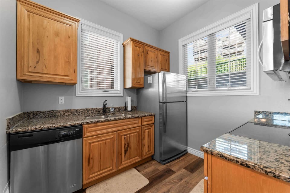 The inviting kitchen is well equipped for an unforgettable getaway​