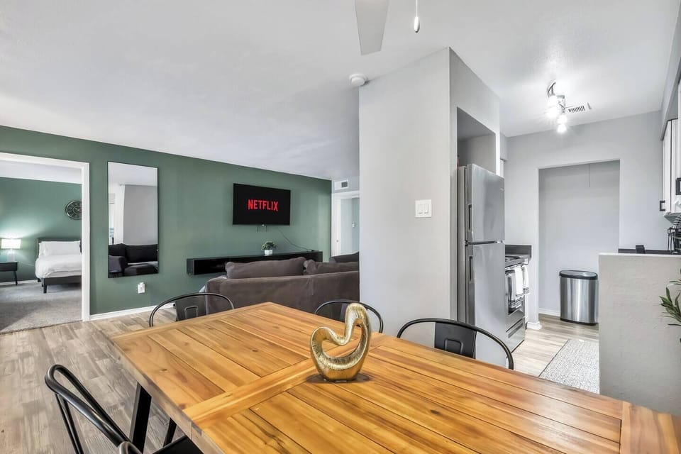 Bright and cozy dining space ideal for meals before heading to AT&T Stadium or enjoying a relaxed dinner after events. Perfect for couples, families, or small groups.