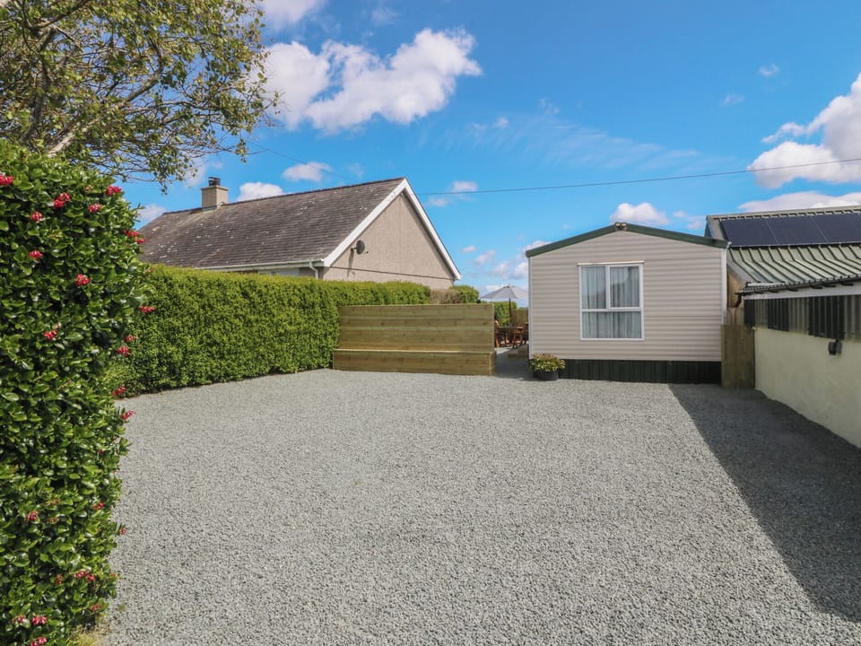 Cottage | Property grounds