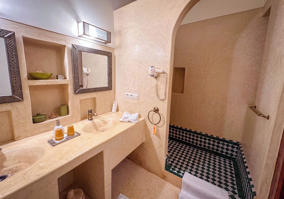 Deluxe Single Room | Bathroom