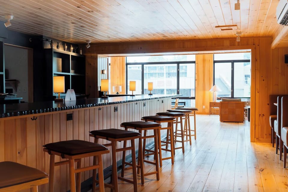 Gather at the long bar for easy, convivial evenings.