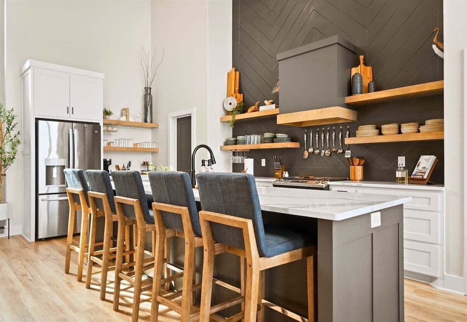 This beautifully styled dining space is perfect for everything from casual breakfasts to celebratory dinners with the whole group.