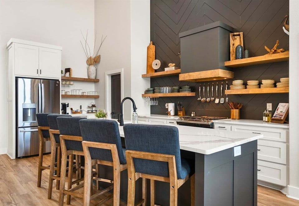 This beautifully styled dining space is perfect for everything from casual breakfasts to celebratory dinners with the whole group.