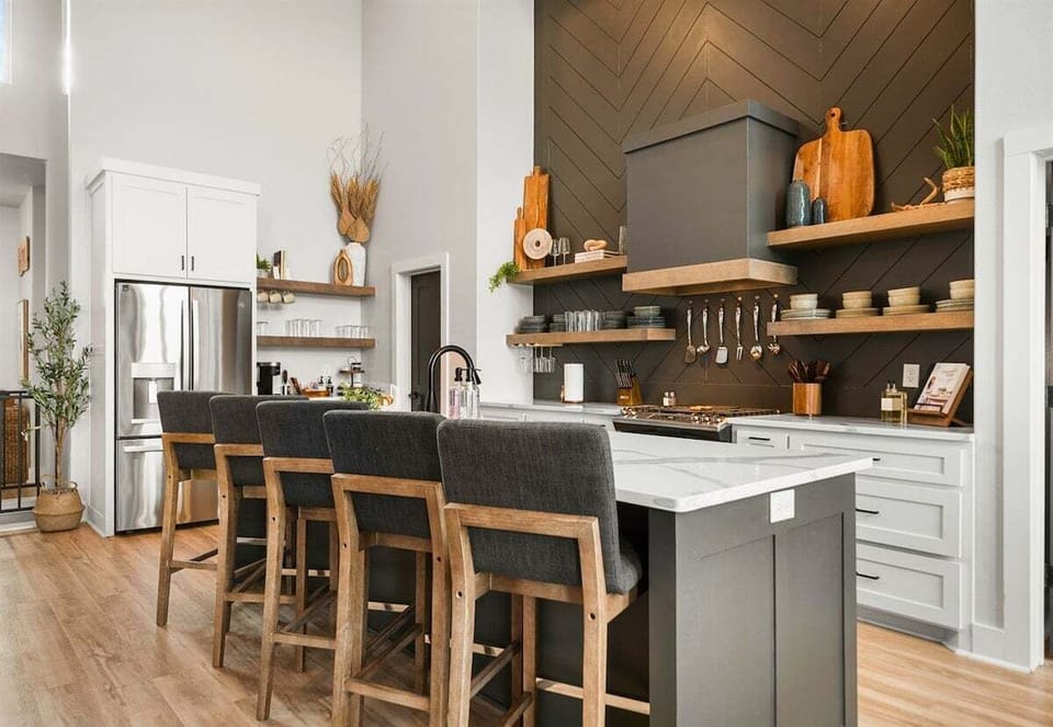 This beautifully styled dining space is perfect for everything from casual breakfasts to celebratory dinners with the whole group.