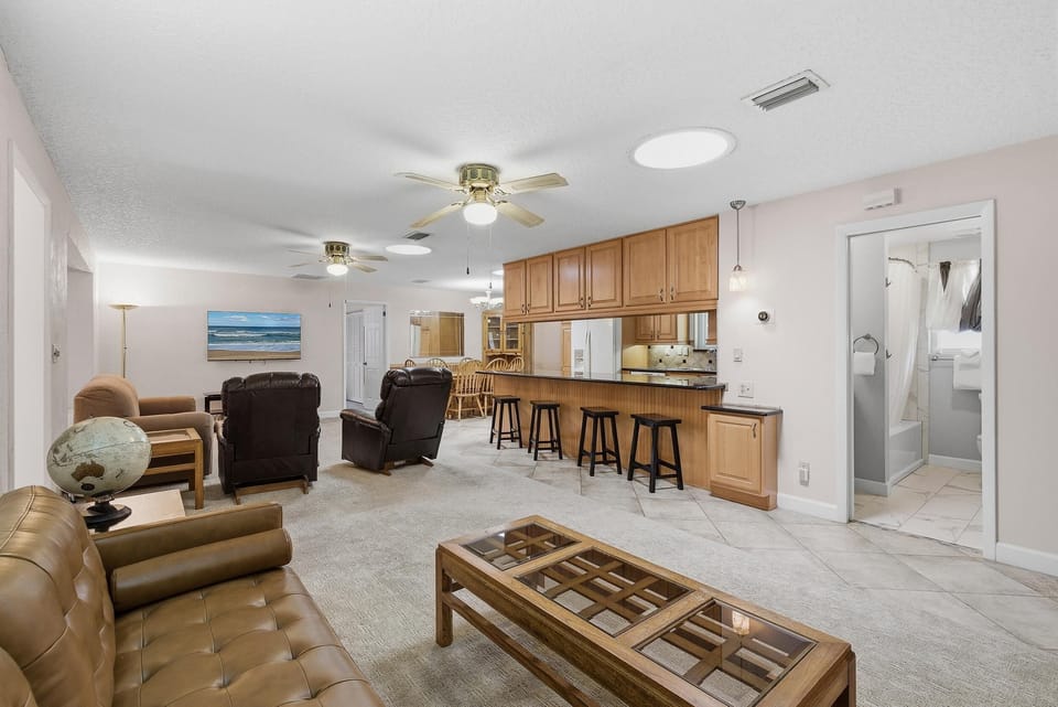 House, Multiple Beds (Big Tree) | Living area