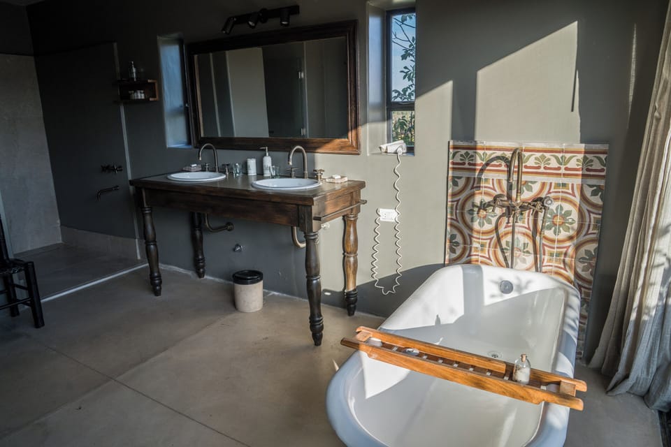 Luxury Double Room, Mountain View | Bathroom