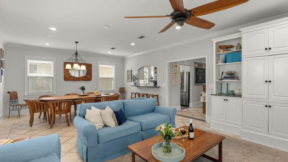 House (5 Bedrooms) | Interior