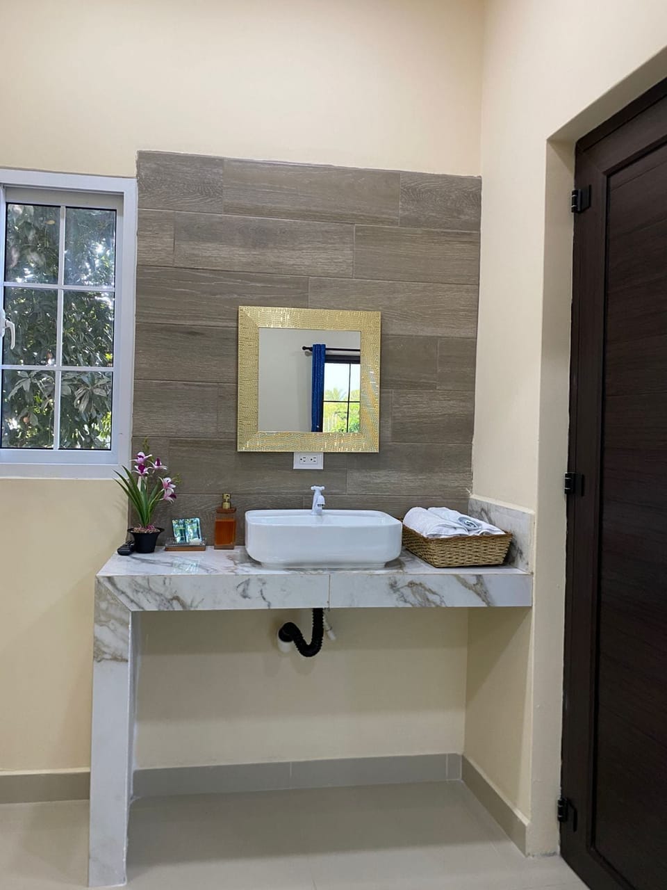 Double Room, Pool View | Bathroom | Shower, towels, soap, shampoo