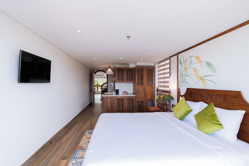Superior Double Room, Garden View | In-room safe, desk, blackout drapes, WiFi (free)