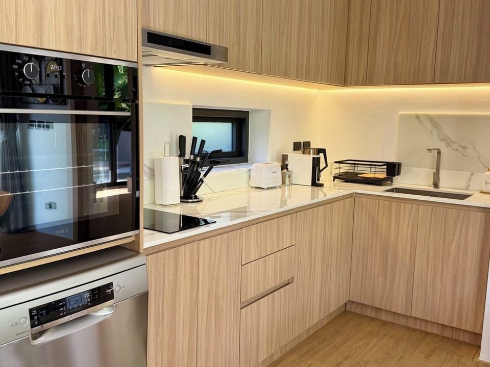 Family Villa, Mountain View | Private kitchen