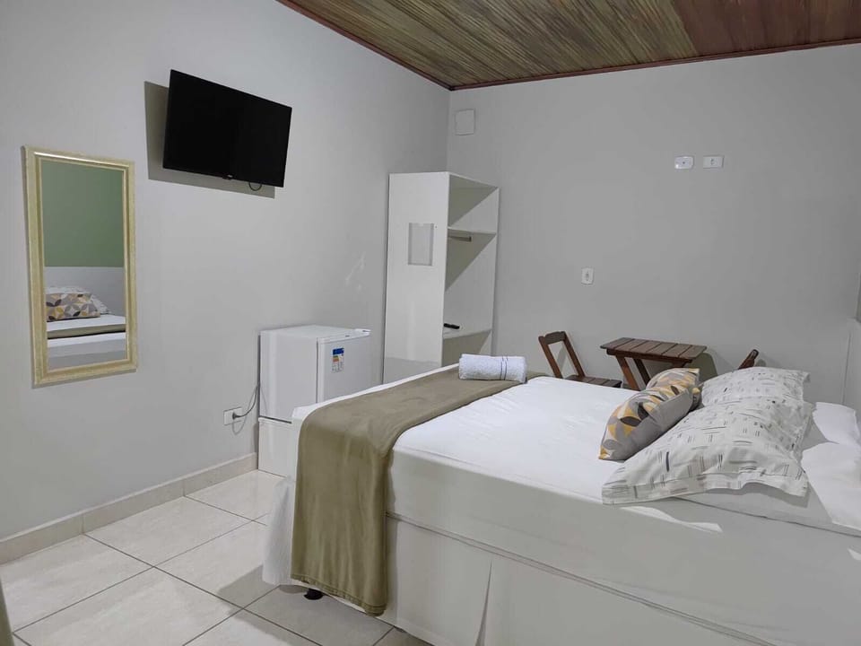 Room, 1 Double Bed, Ensuite, Ground Floor | Desk, laptop workspace, bed sheets