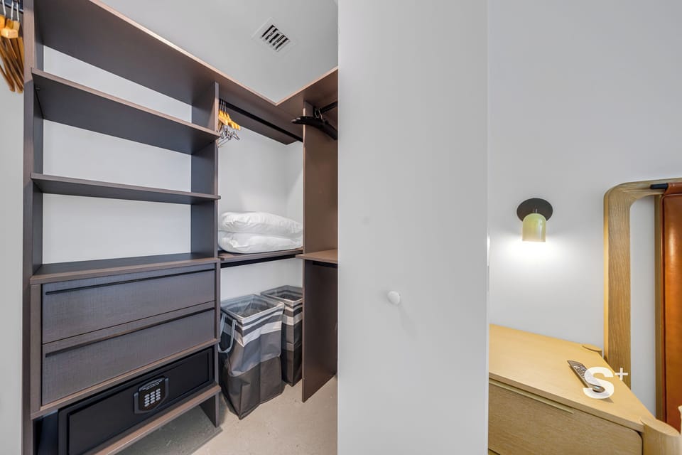 Condo, Balcony, City View | Interior