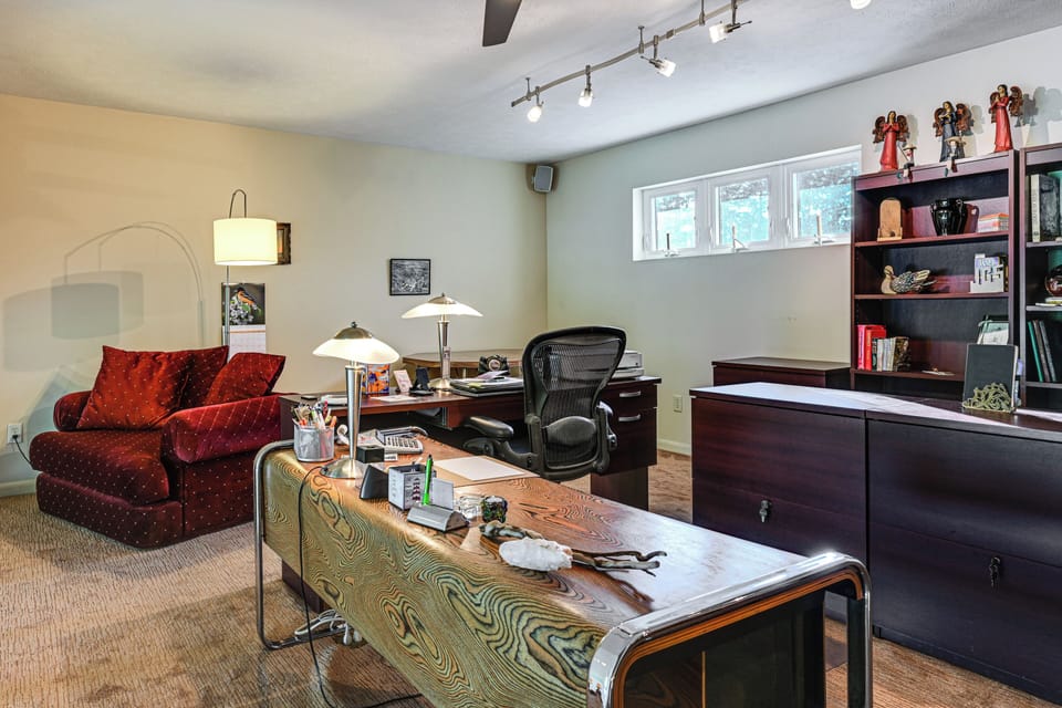 Office | 2 Workspaces | Printer | Loft