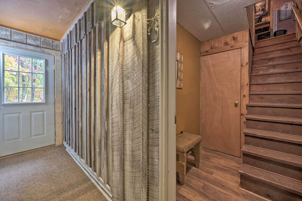 Bill Pickett Unit | Entryway | 2nd-Floor Unit