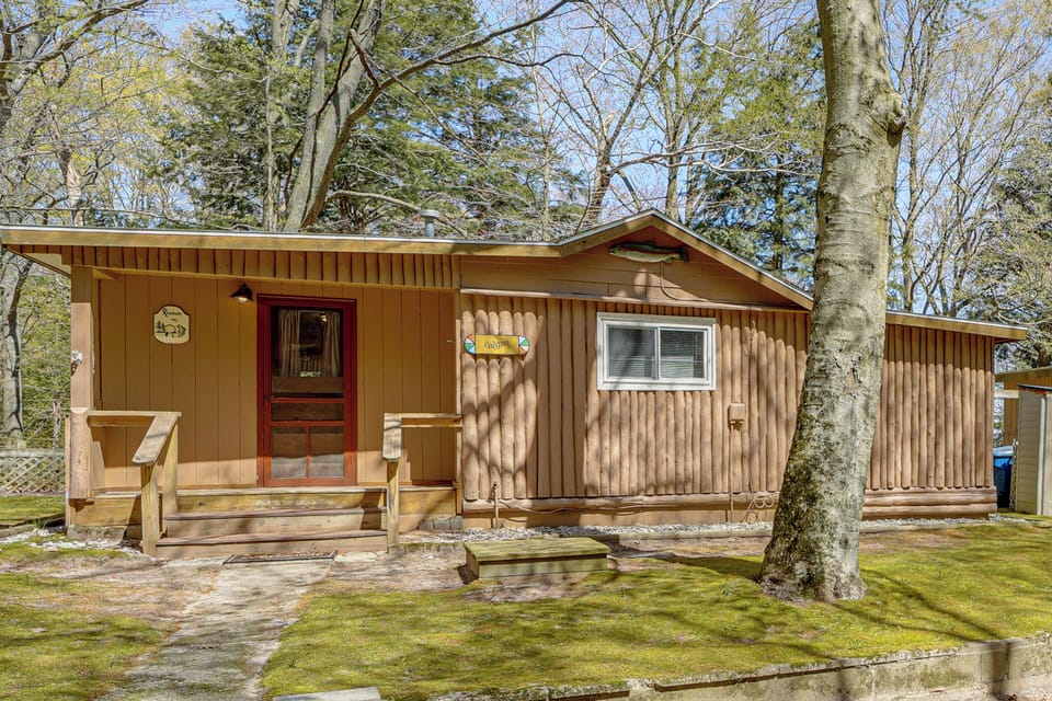 Exterior | Shared Driveway (1 Vehicle)