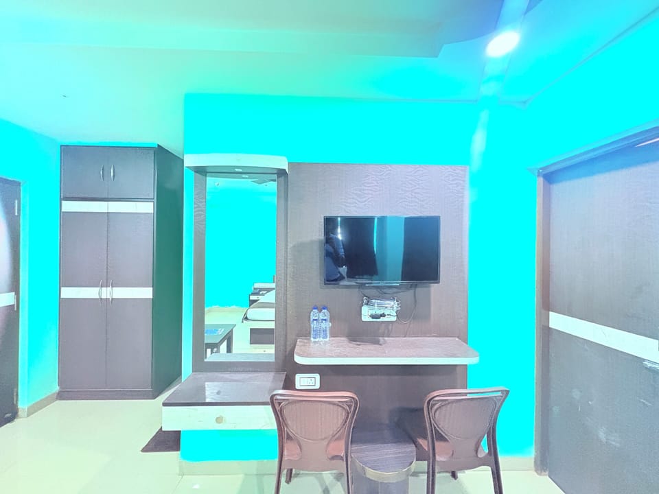 Standard Double Room, City View | Desk, free WiFi