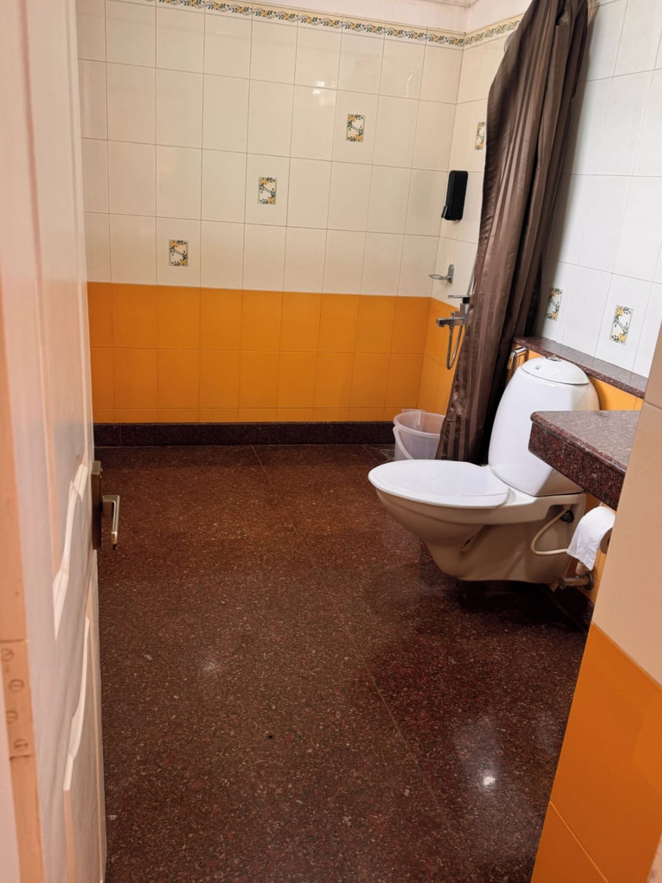 Standard Room, Hill View | Bathroom | Shower, rainfall showerhead, eco-friendly toiletries, bidet