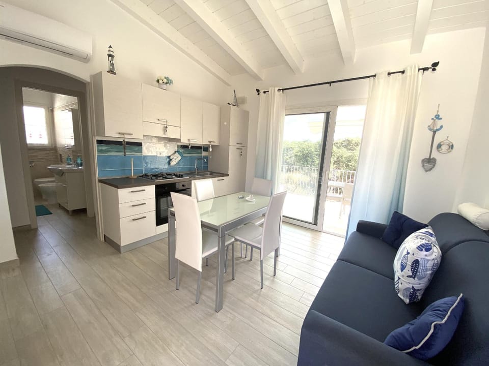 Comfort Condo | Living area