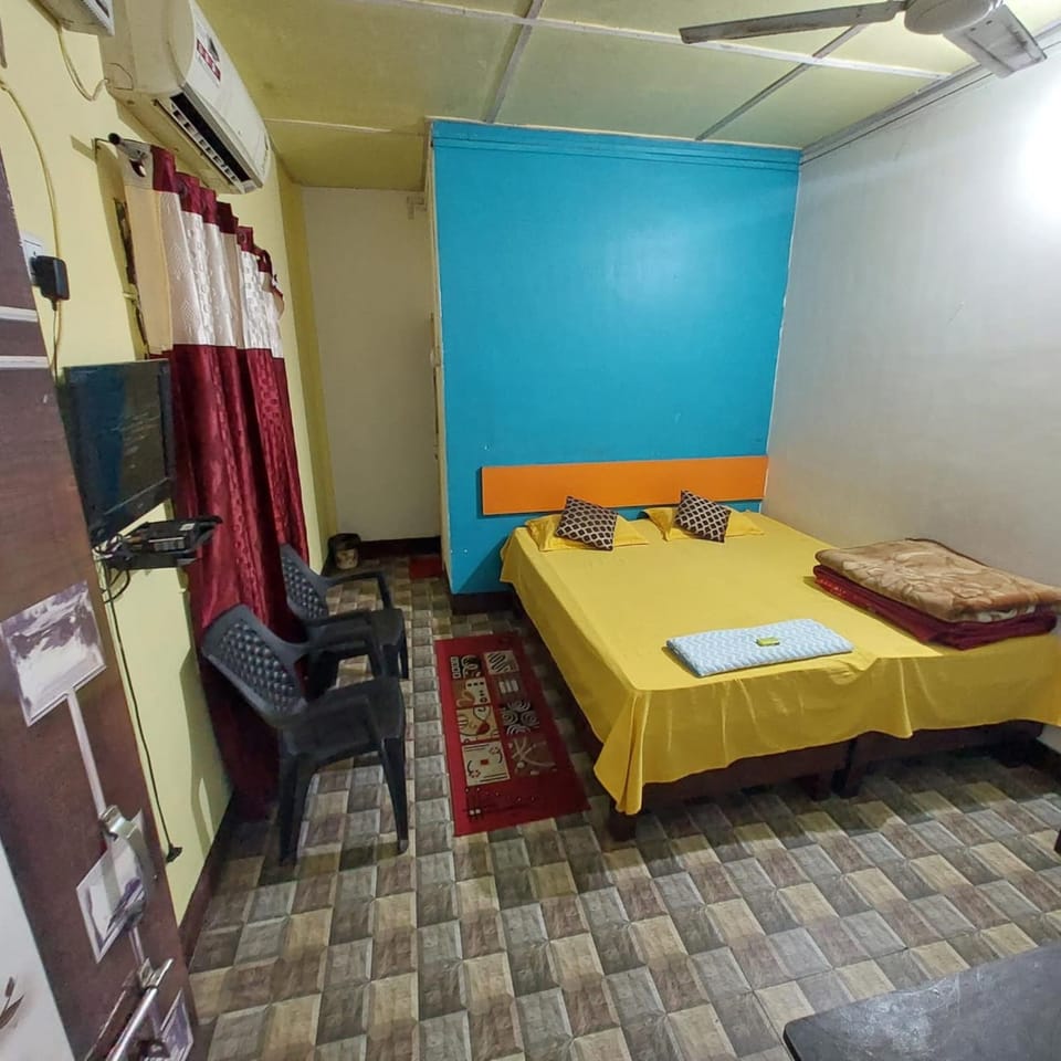 Desk, free WiFi