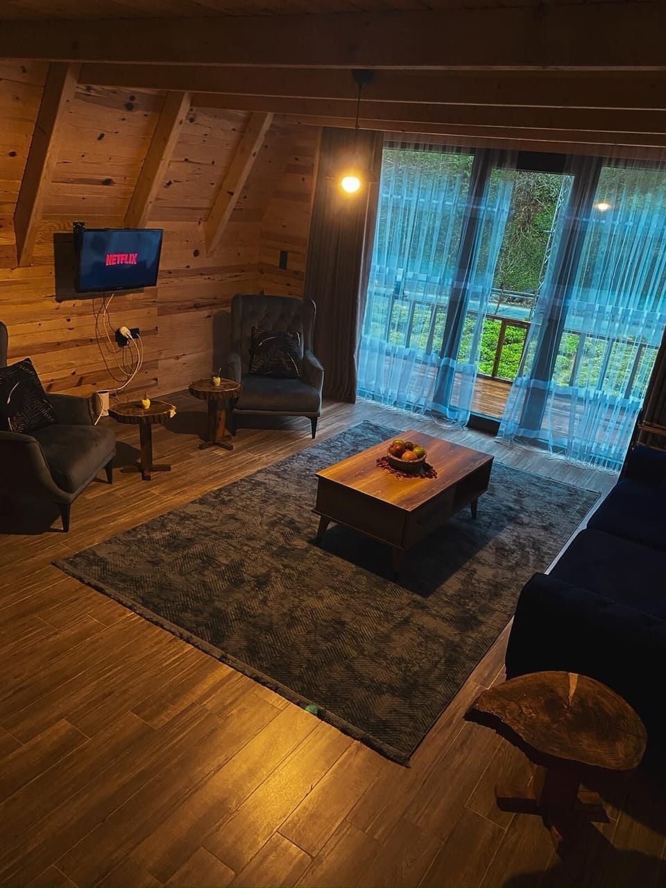 Deluxe Bungalow, Patio, Valley View | Living area