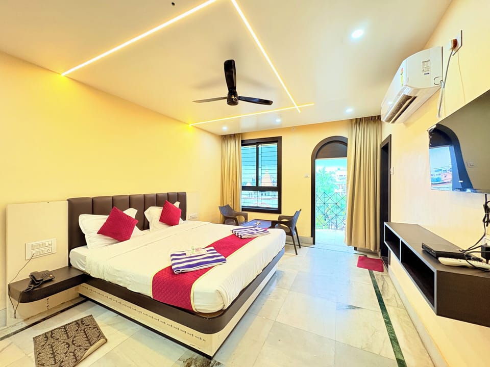 Premium Double Room, City View | Desk, free WiFi