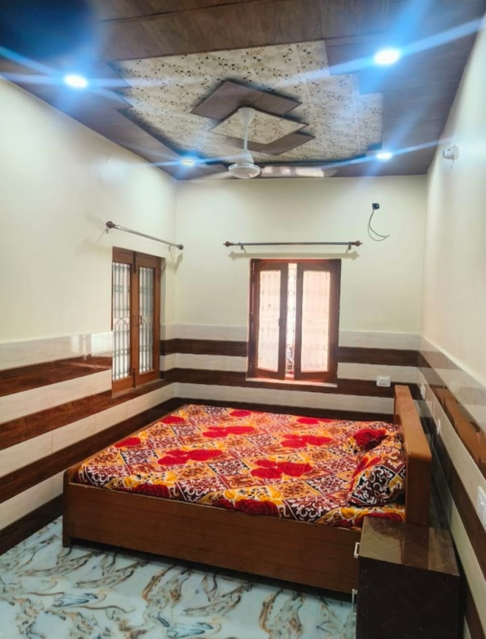 Deluxe Double Room, City View | Desk, free WiFi